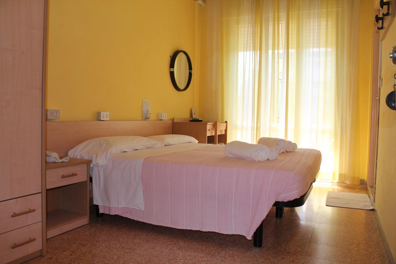 Hotel Ninfea Cervia Exteriör bild
