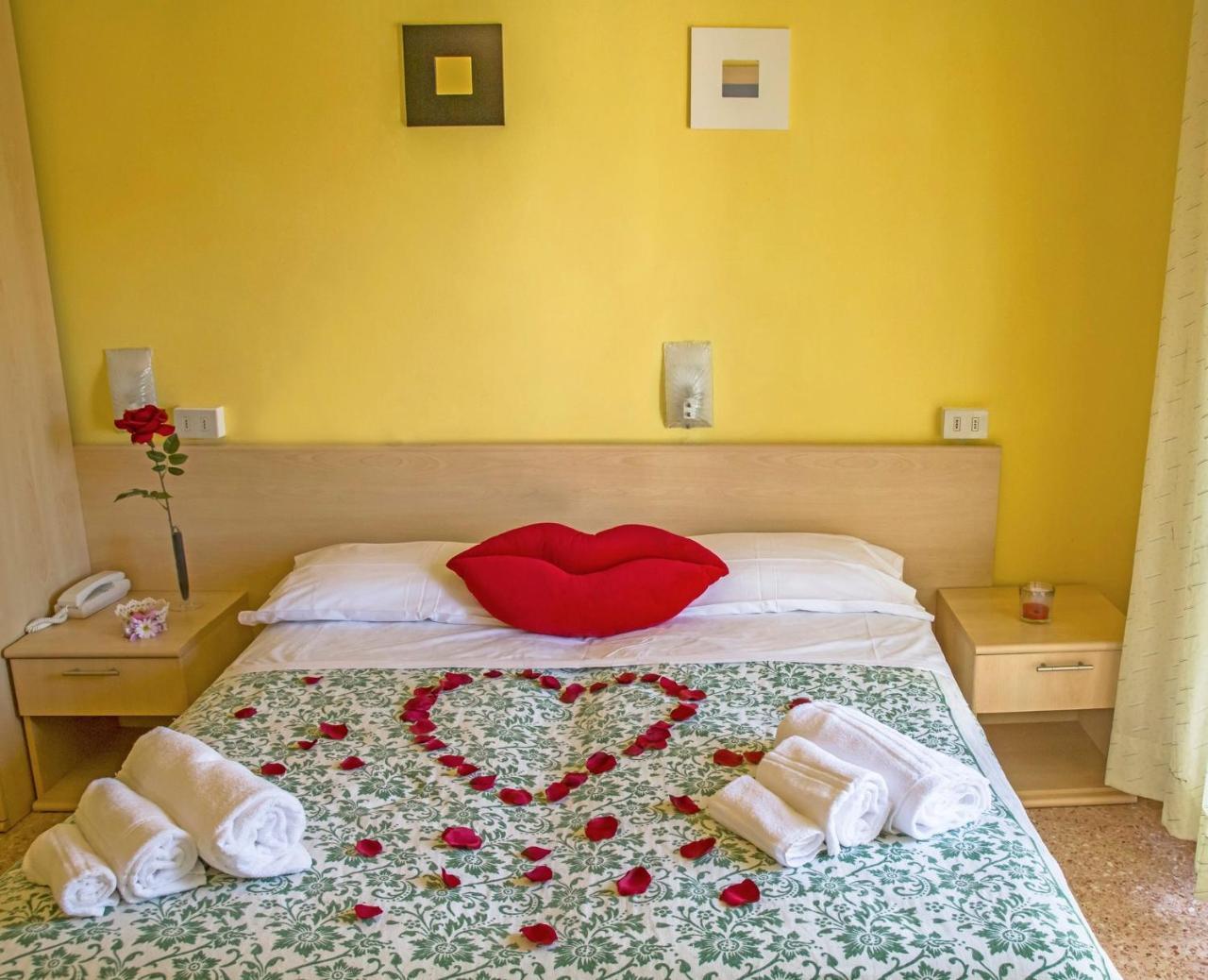 Hotel Ninfea Cervia Exteriör bild